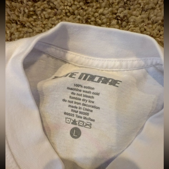 Tate McRae official tour merch tee size L - Picture 2 of 3